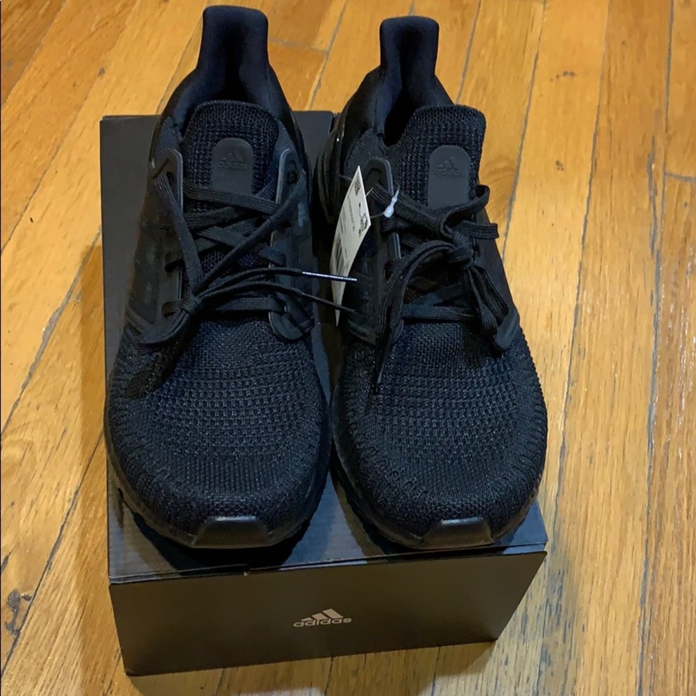 BLACK Adidas Ultraboost 20 Men’s Size 8 NEW